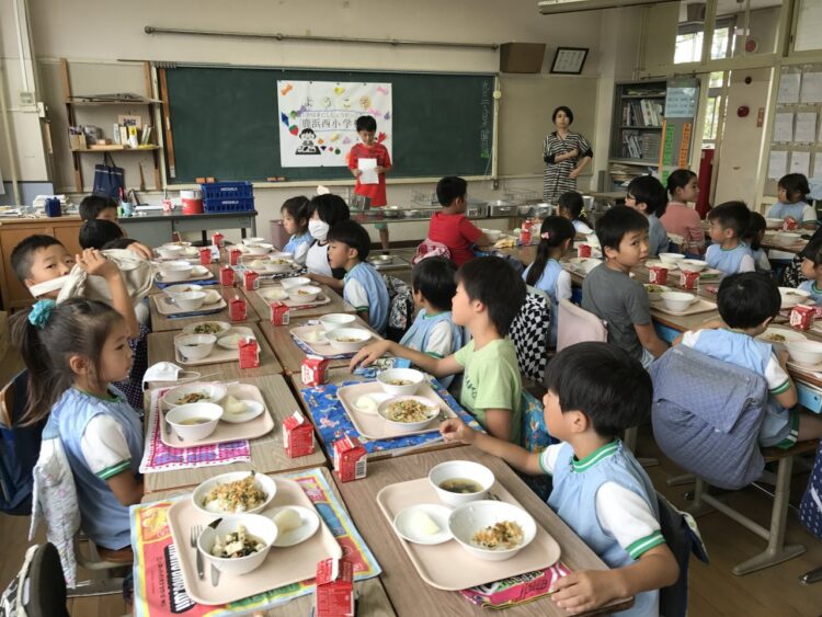 2017.9.28  鹿浜西小学校 体験給食（年長組）